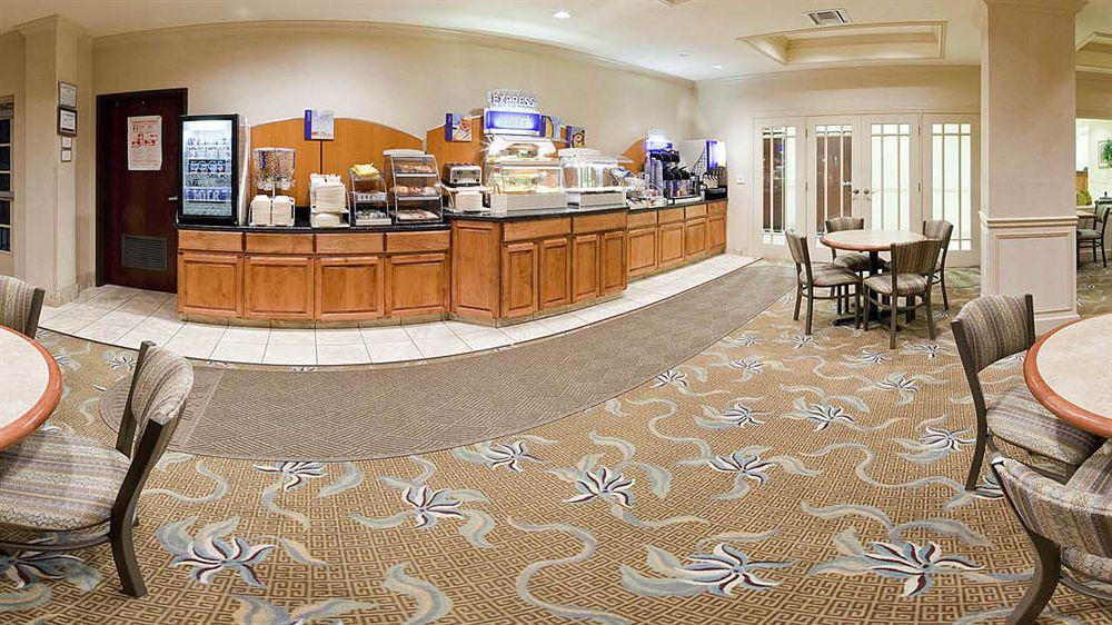 Holiday Inn Express Hotel And Suites Conroe By Ihg Экстерьер фото