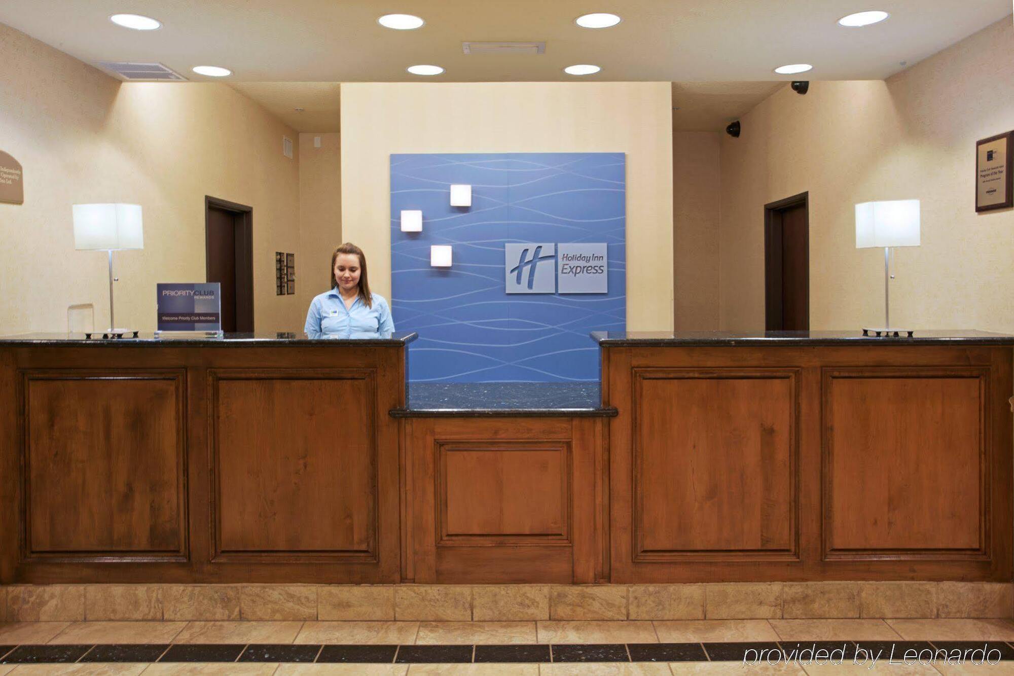Holiday Inn Express Hotel And Suites Conroe By Ihg Экстерьер фото