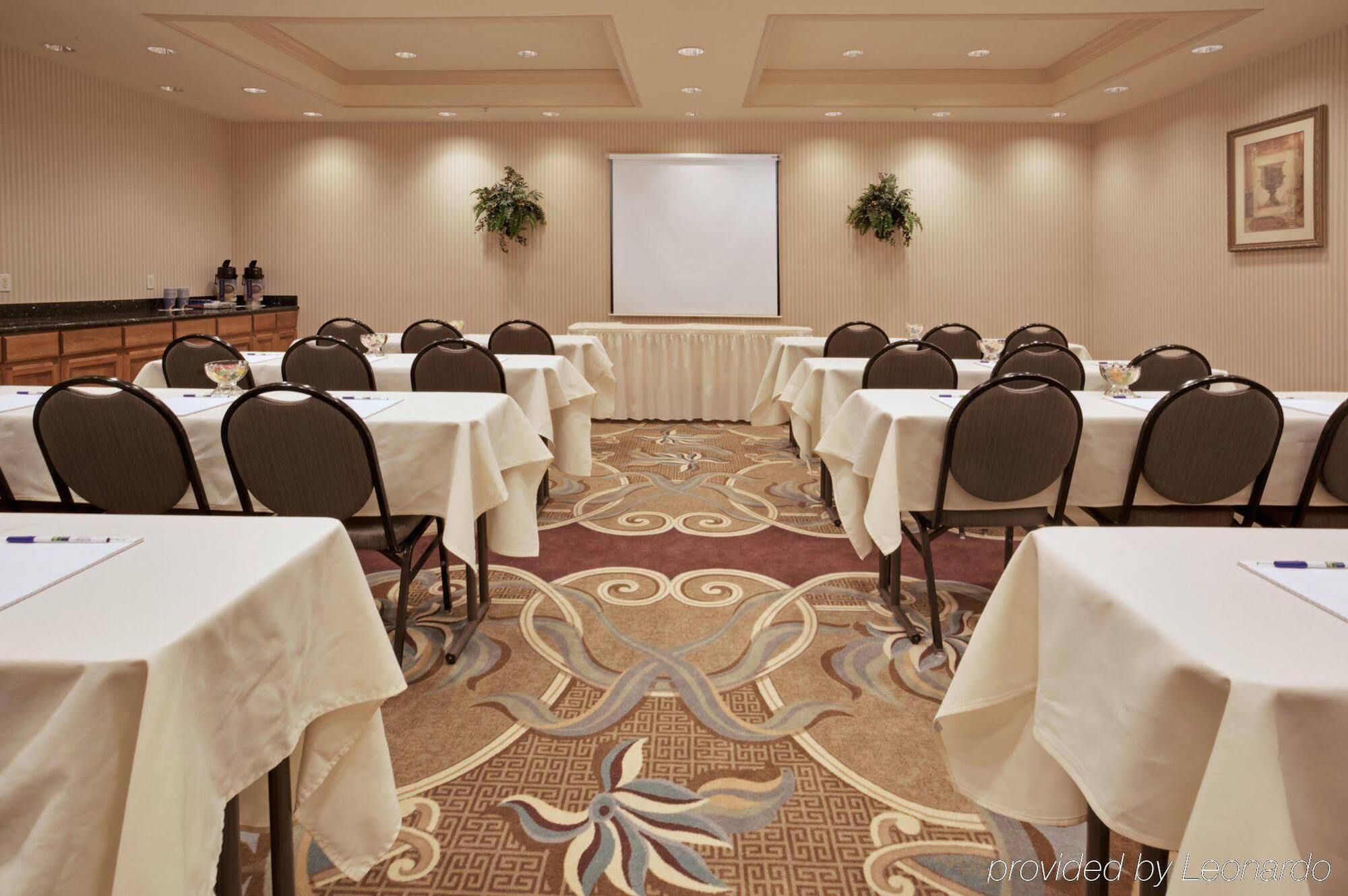 Holiday Inn Express Hotel And Suites Conroe By Ihg Экстерьер фото